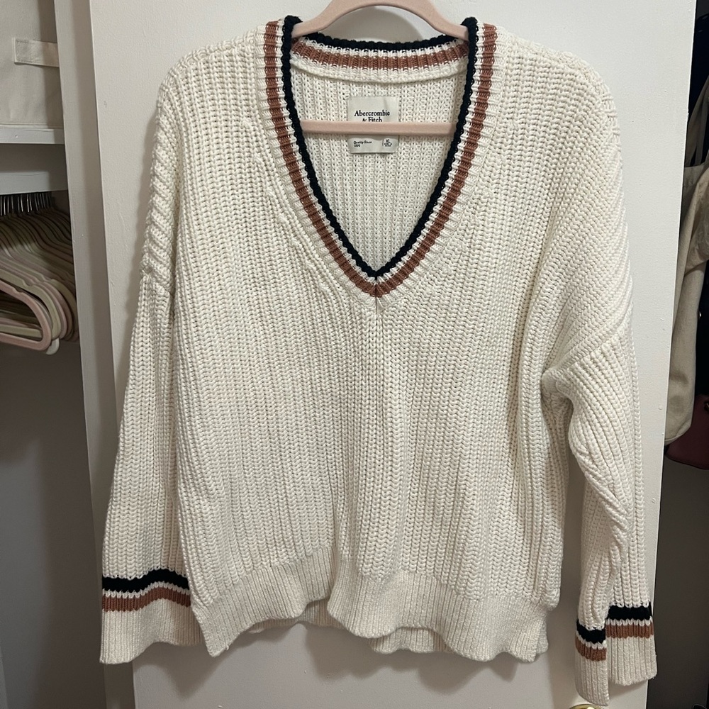 Abercrombie & Fitch sweater in size XL. NEVER WORN